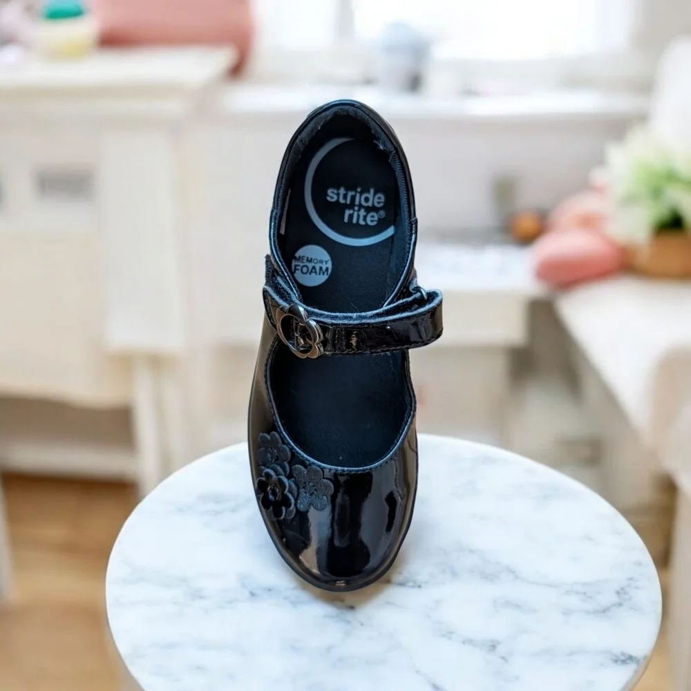 Stride Rite Girls Black Patent Dress Shoes with Floral Accent Size 13.5